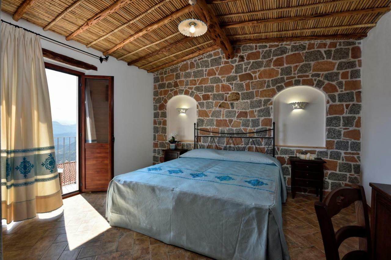 Hotel Goloritzé Baunei Buitenkant foto