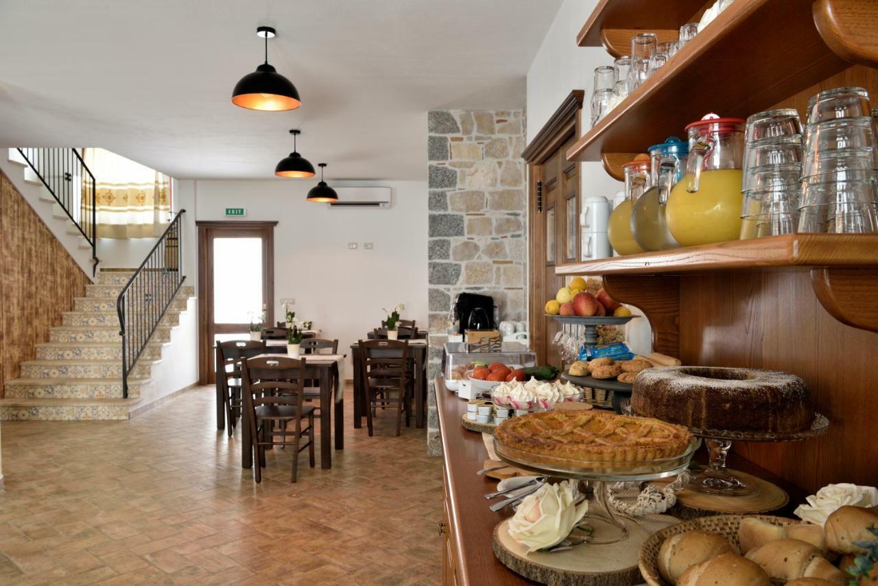 Hotel Goloritzé Baunei Buitenkant foto